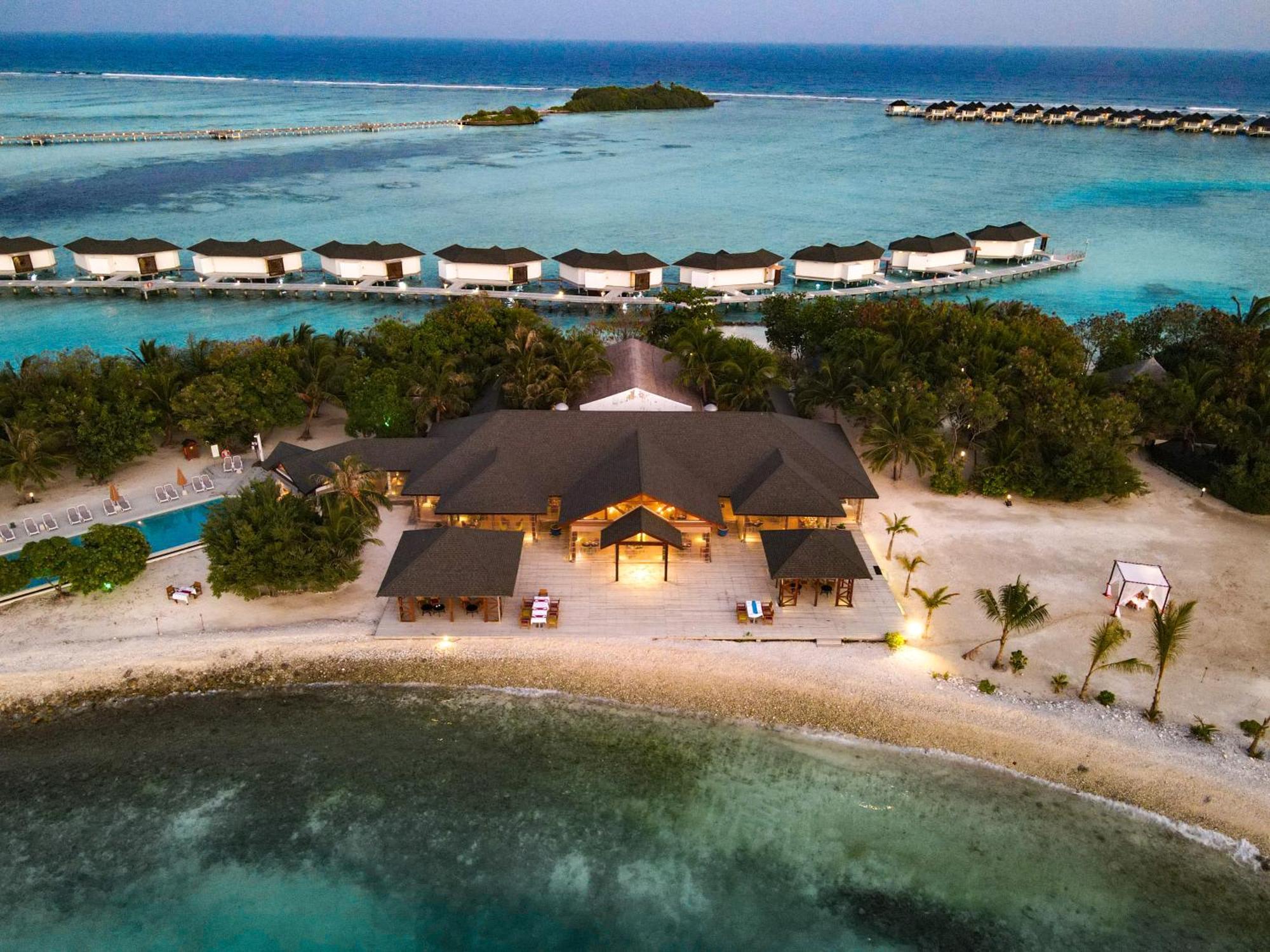 Курортный комплекс Cinnamon Dhonveli Maldives Мале