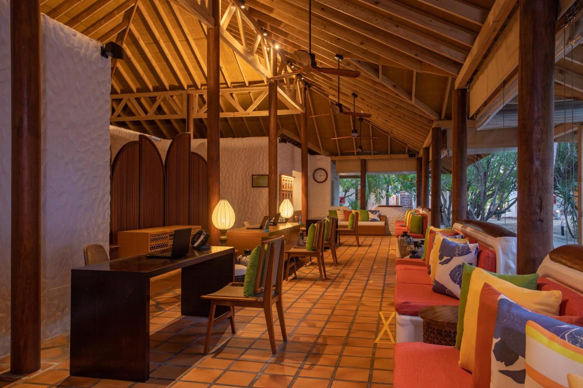 Cinnamon Dhonveli Maldives 4* Мале